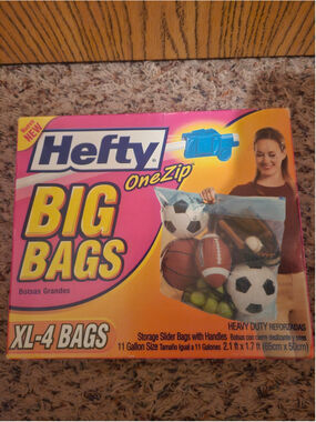 Hefty OneZip XL Storage Bags 4 Count New in Box